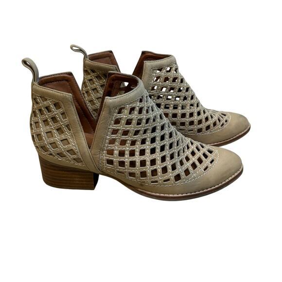 Jeffrey Campbell‎ Taggart Suede Leather Booties Taupe Women's Size 6.5 EUC - Picture 1 of 6